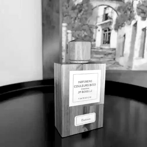 Boselli No. 10 Vétiver · Beech wood flacon in black and white, Parfumerie Couleurs Bois | LaPeNu