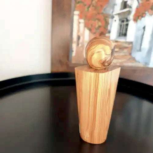 Boselli No. 6 – Olive wood perfume flacon with Boselli label, rear view, Honeysuckle eau de toilette, 30 ml – made in France | LaPeNu