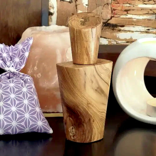 Boselli No. 2 · Hand-sculpted olive wood perfume flacon · Unique piece · made in France | LaPeNu