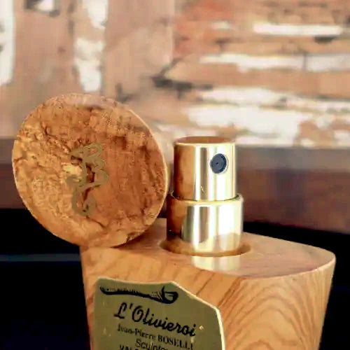 Boselli No. 2 · Open flacon · Metal spray pump · Olive wood cap · Refillable · made in France | LaPeNu