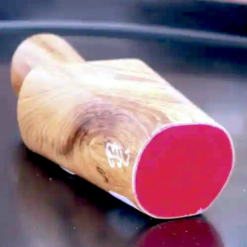 Boselli No. 2 · Olive wood flacon · Base detail · Red fabric seal · made in France | LaPeNu