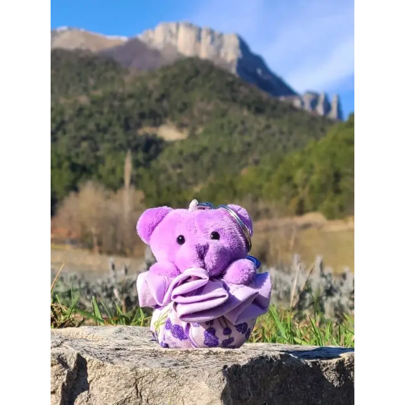 Teddy Bear lavender keychain filled with dried lavender and lavandin flowers for a naturally calming scent. Made in France | Lapenu
